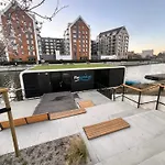 Dom Na Wodzie - Flohotel 4*