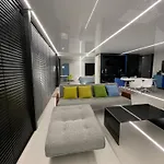 Dom Na Wodzie - Flohotel