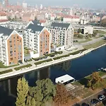 Dom Na Wodzie - Flohotel