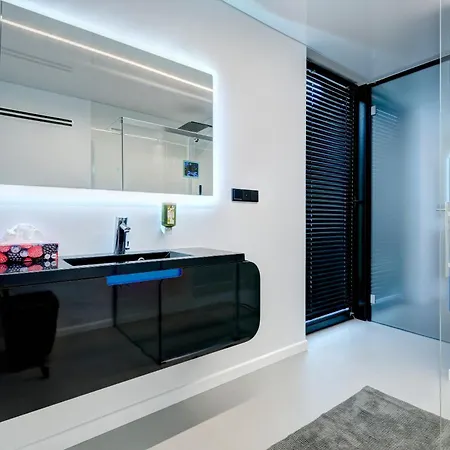 Dom Na Wodzie - Flohotel Appartement