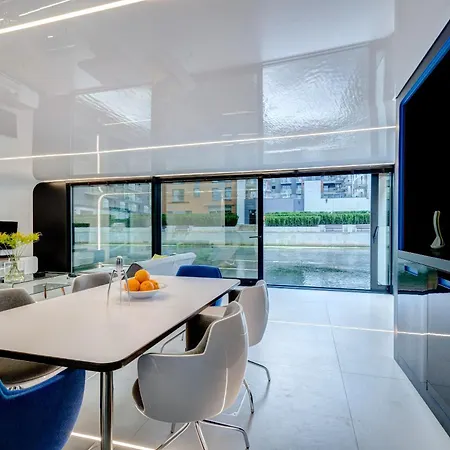 Dom Na Wodzie - Flohotel Appartement