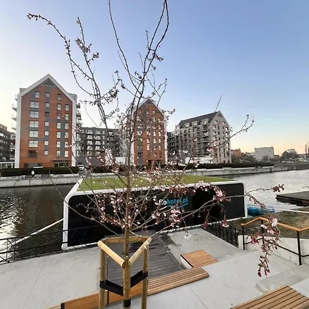 Dom Na Wodzie - Flohotel 4* Gdańsk