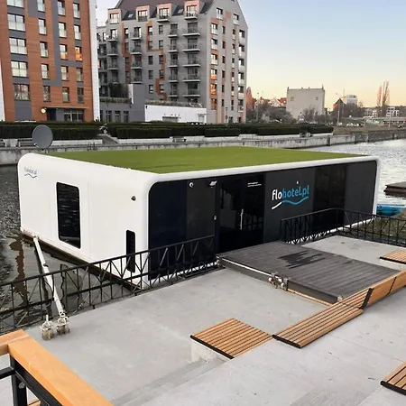 Dom Na Wodzie - Flohotel Appartement