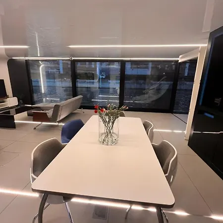 Dom Na Wodzie - Flohotel 4* Gdańsk