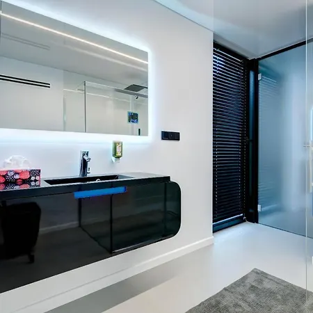 Dom Na Wodzie - Flohotel 4* Gdańsk