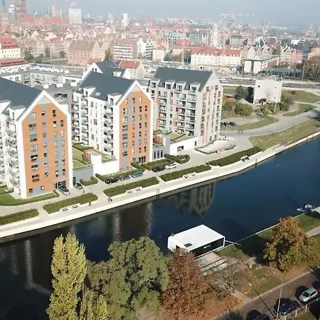 Dom Na Wodzie - Flohotel