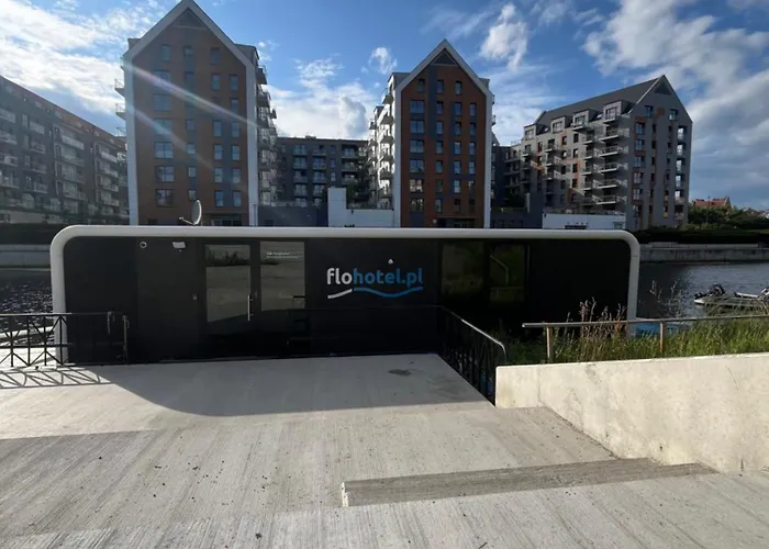 Dom Na Wodzie - Flohotel