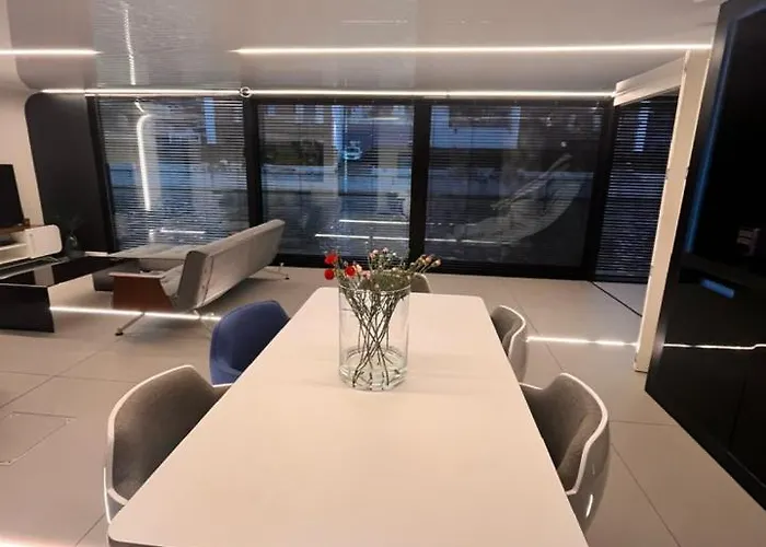 Dom Na Wodzie - Flohotel 4* Gdansk