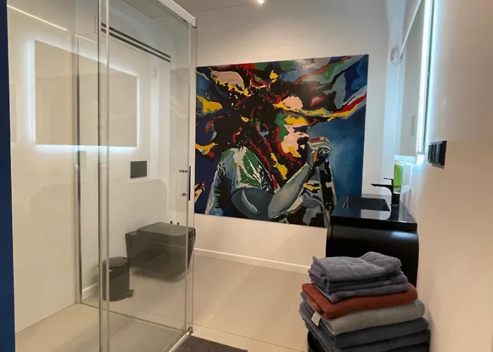 Dom Na Wodzie - Flohotel Daire 4*