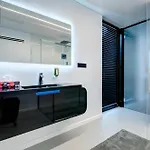 Dom Na Wodzie - Flohotel Apartment