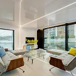 Dom Na Wodzie - Flohotel Apartment