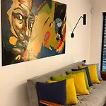 Dom Na Wodzie - Flohotel